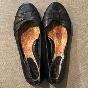 Born Women's Black Leather Flats